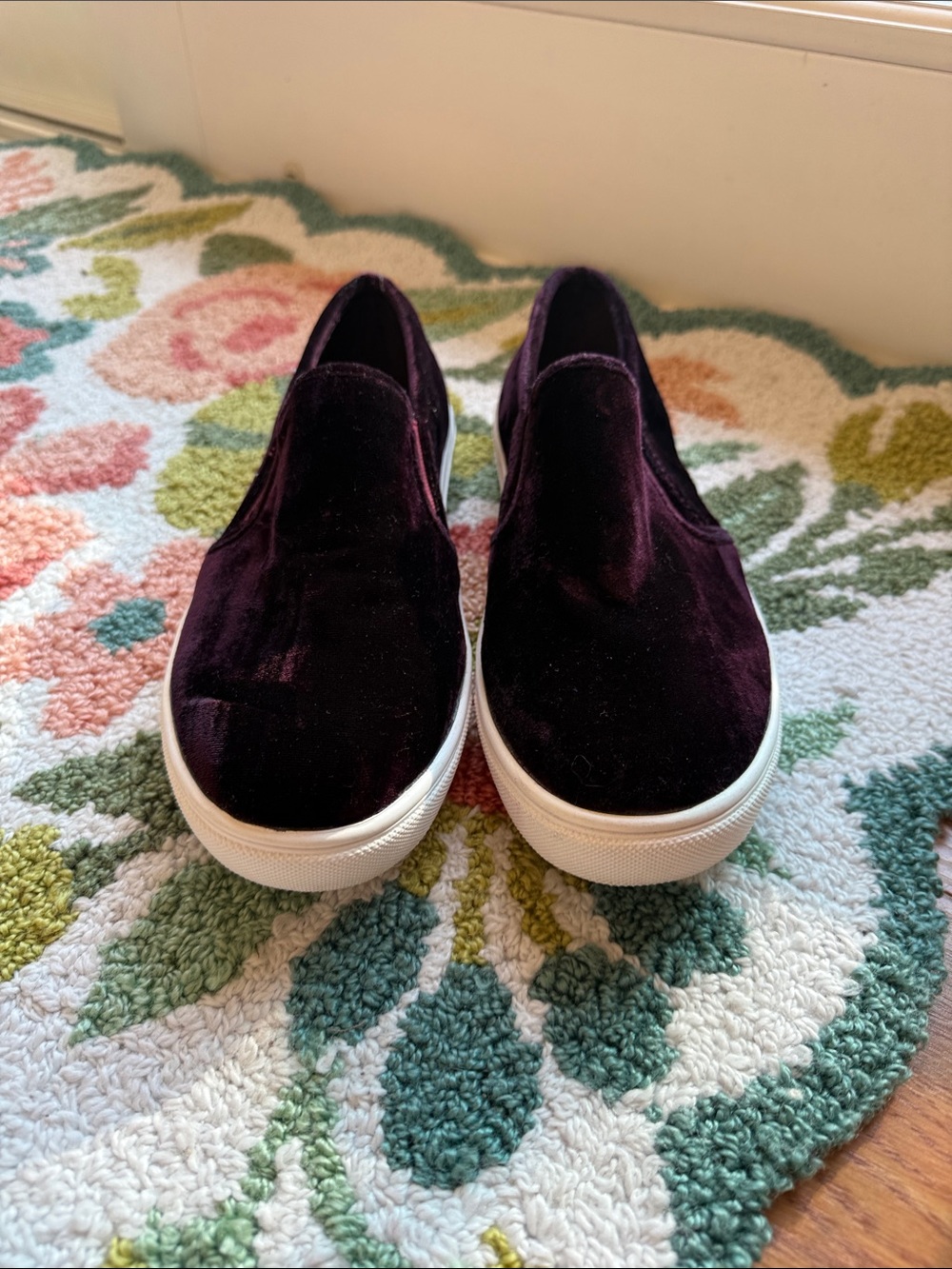 Steve Madden ECNTRCV Burgundy Velvet Slip On Sneakers 8.5B